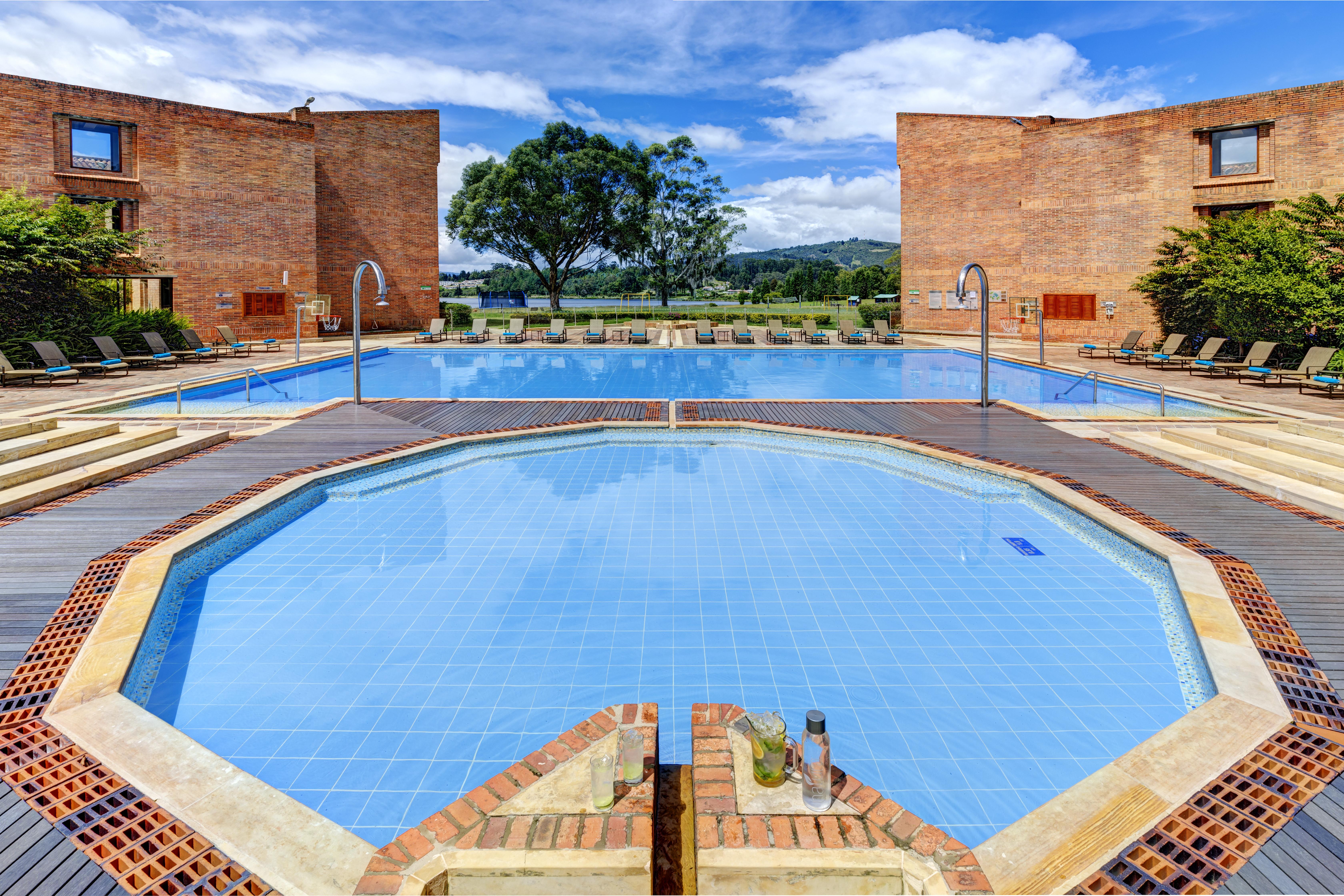 Estelar Paipa Hotel Spa & Y Centro De Convenciones Exterior photo The swimming pool at the hotel