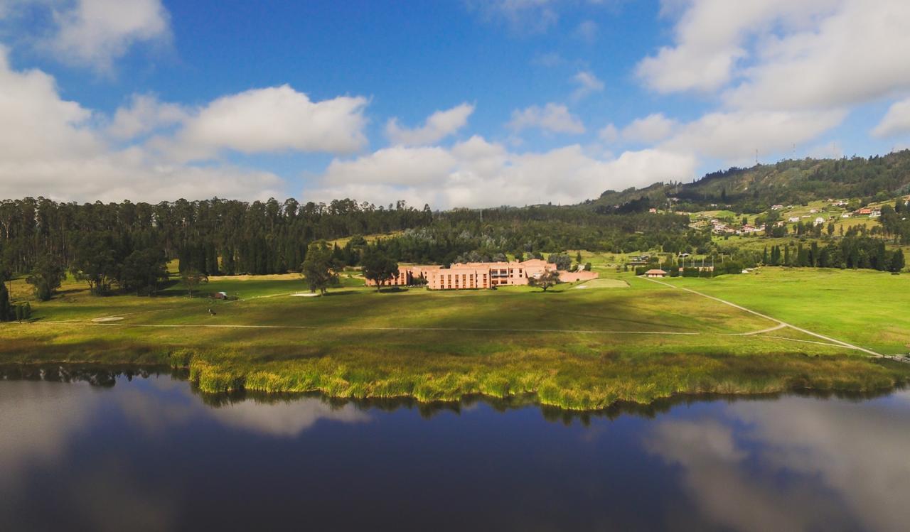 Estelar Paipa Hotel Spa & Y Centro De Convenciones Exterior photo The 18th green at the 2015 U.S. Open